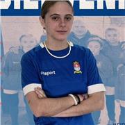 Entrenadora y jugadora de fútbol con 3 años de experiencia para niños y niñas en Sevilla